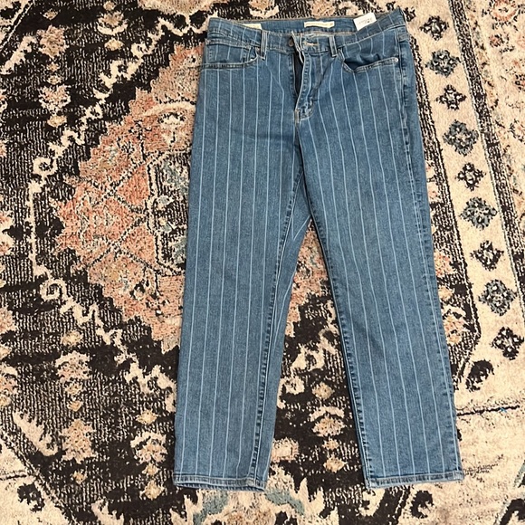 Levi’s - Picture 2 of 2